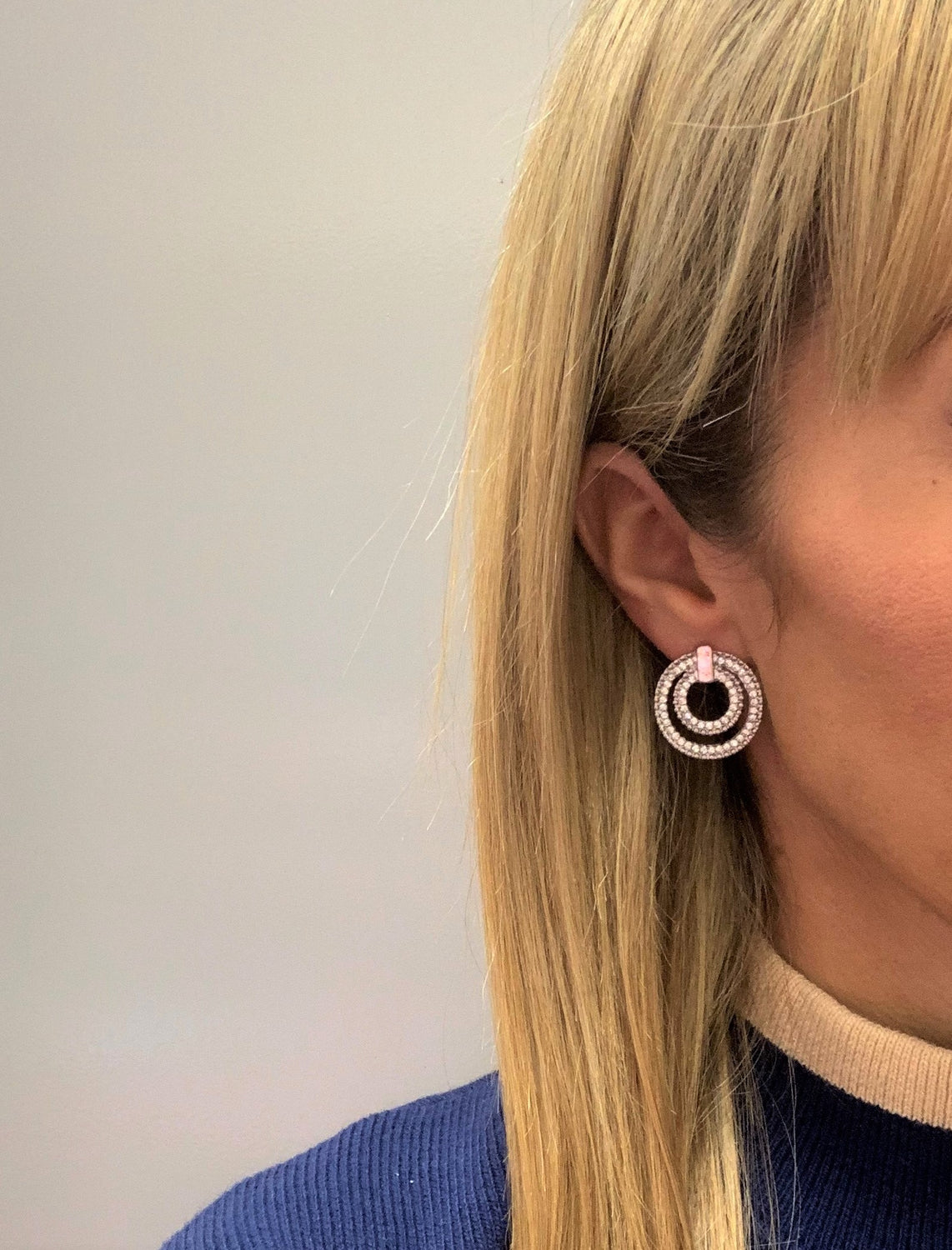 Round Crystal Detailed Earring