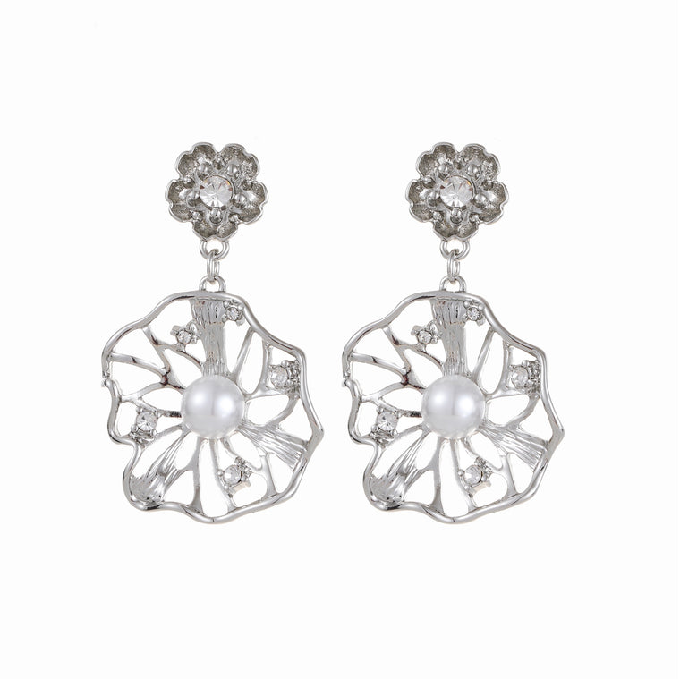 Pearl flower earring silver