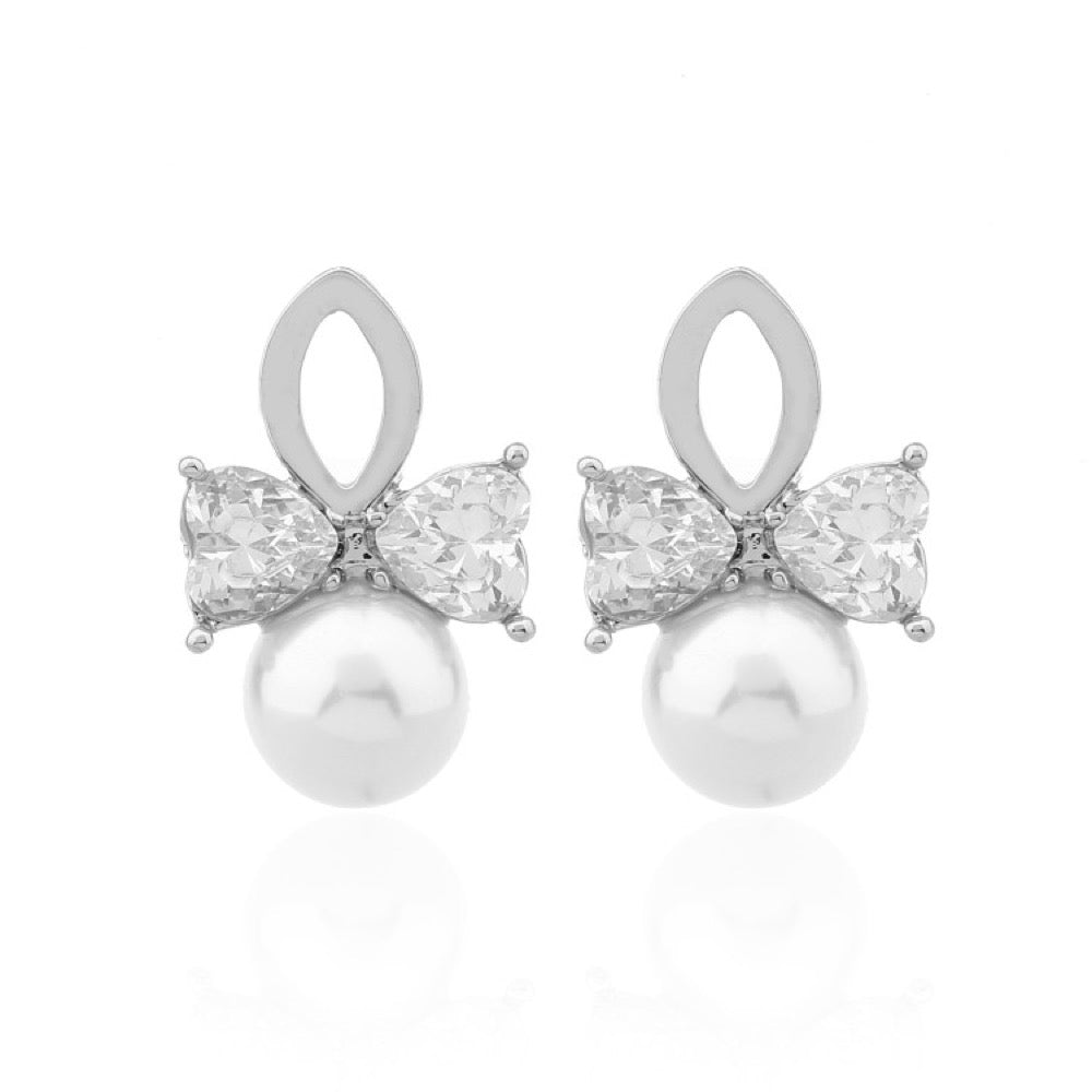 Delicate Ears Cubic Zirconia & Pearl Earring Silver Plating