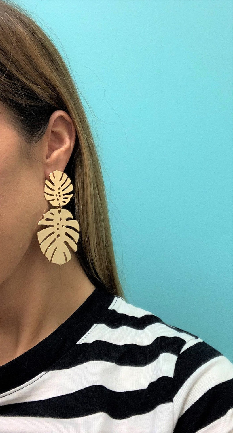 Statement palm earring